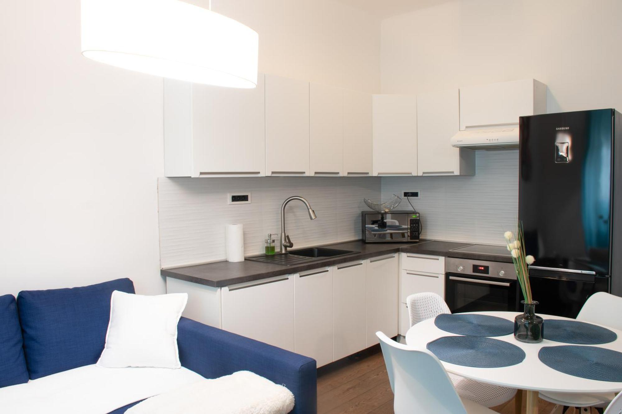 Fantabulous Downtown Abode W King Bed, 65" Tv, Washer And Tumble Dryer Zagreb Dış mekan fotoğraf
